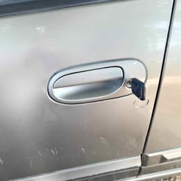 Chapa de puerta Samsung sm3 año:2013