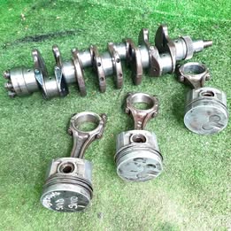 Cigueñal + tres pistones con sus bielas camión Samsung SV-110 año:1995