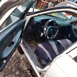 Cremallera de puerta Nissan v-16 twimcan año:2000