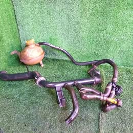 Deposito de agua chevrolet corsa 1.6 año:2006