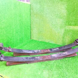 Dos paquetes de resortes Nissan d-21 2.4 año:1999