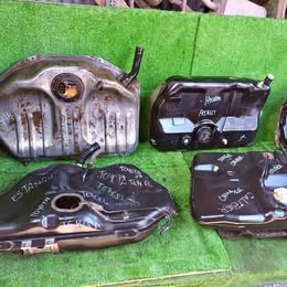 Estanque de combustible Nissan v-16 ex-salon año:2003