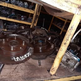 Masa-muñón hyundai sonata año:1998