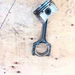 Piston con su biela Fiat fiorino 1.3 año:2009