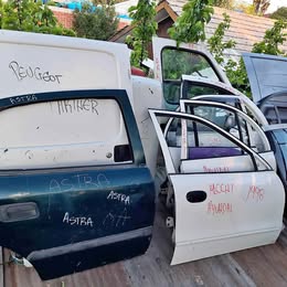 Puerta chevrolet astra año:2004