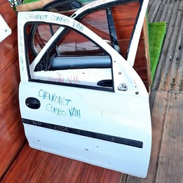 Puerta chevrolet combo van año:2004