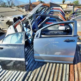 Puerta conductor dodge caliber automática año:2009