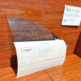 Puerta pelada subaru legacy año:2000