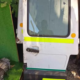 Puerta trasera Fiat fiorino año:2008