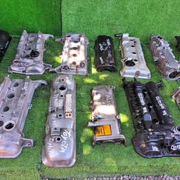 Tapa de válvulas Toyota yaris año:2006