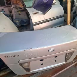 Tapa maleta suzuki aéreo año:2005