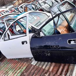 Vidrio de puerta chevrolet corsa 1.6 año:2007