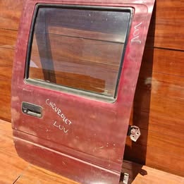 Vidrio de puerta chevrolet luv 2.3 año:1998