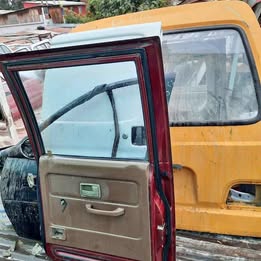 Vidrio puerta chevrolet luv 2.3 año:1995