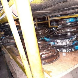 Volante de inercia Nissan v-16 tapa Roja año:1994