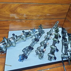 Riel con Inyectores Original Nissan V16 2005