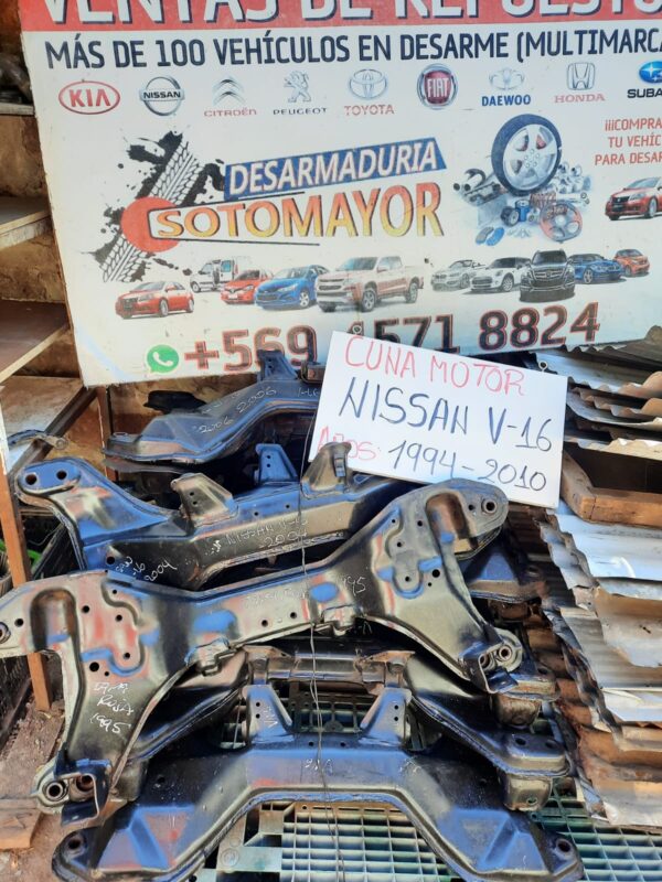 cuna de motor Nissan v16 2009