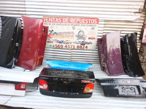 tapa maletera subaru impreza 2008