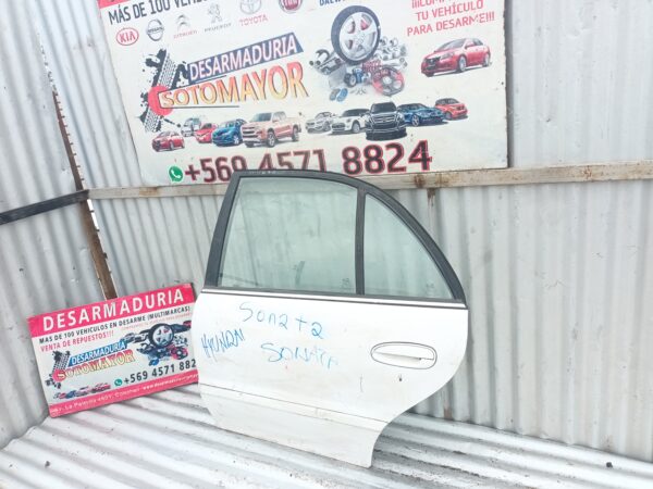 puerta trasera Hyundai sonata 1996