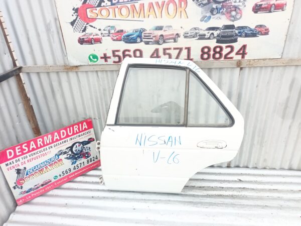 vidrio puerta trasera Nissan v16 2004