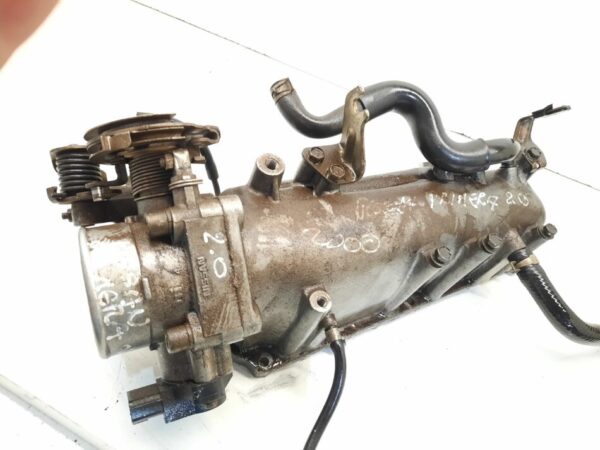 cuerpo acelera Nissan primera 2.0 2000