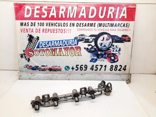 riel con inyectores Nissan v16 twincam 2009