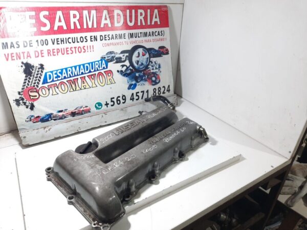 tapa válvula Nissan primera 2.0  año:2000