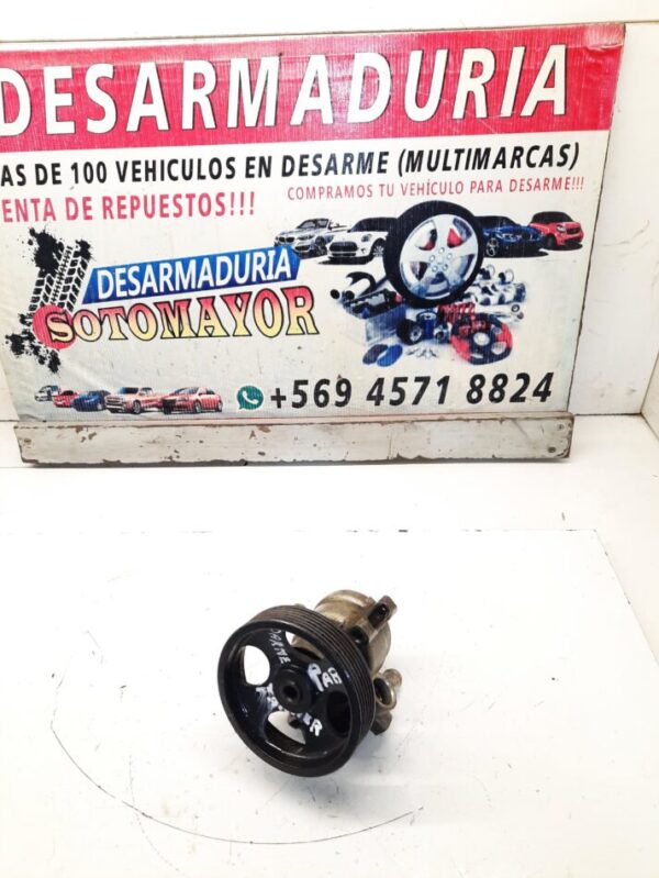 bomba de dirección Peugeot partner año:2005