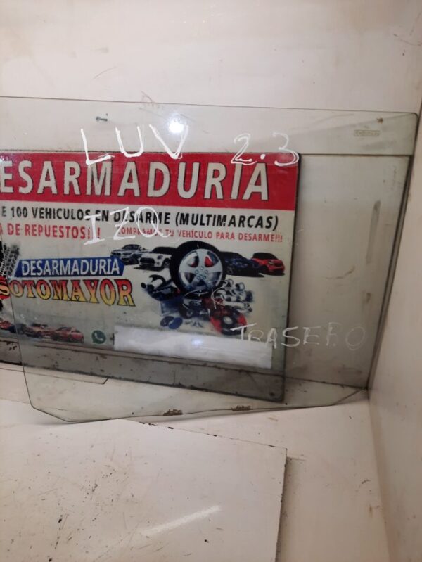 vidrio puerta trasera izquierda chevrolet luv 2.3 año:1998