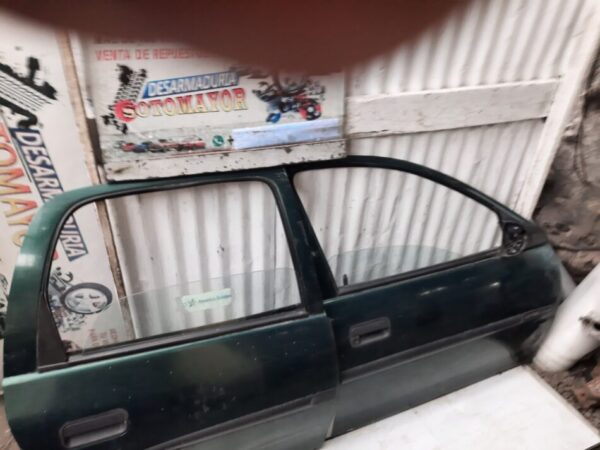 vidrio de puertas chevrolet corsa 1.6 año:2005
