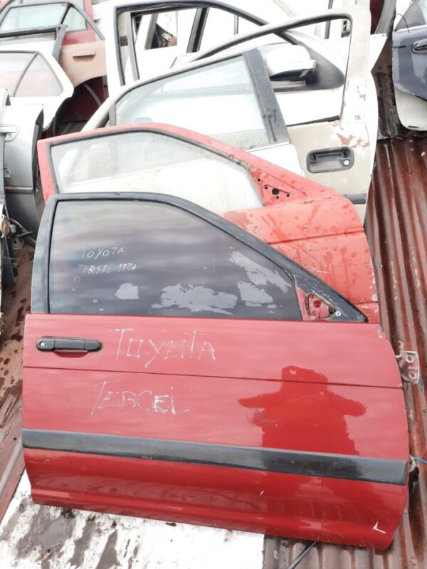 vidrio puerta copiloto Toyota tercel año:1995