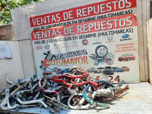 bisagras de maletera Nissan v-16 twimcan año:1994-2009