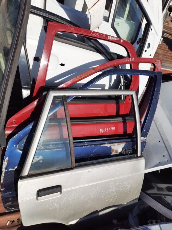 puerta trasera suzuki maruti año:2004