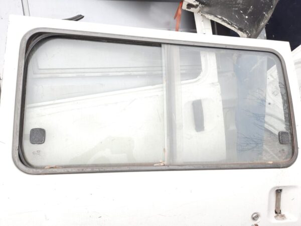 ventana de puerta corredera kia  besta 2.2 año:1996