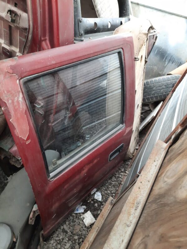 vidrio puerta trasera chevrolet luv 2.3 año:1995