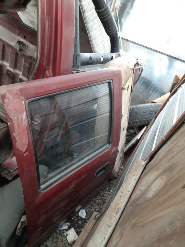 vidrio puerta trasera chevrolet luv 2.3 año:1994