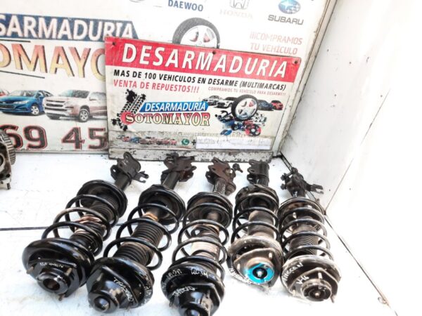 cada marcpherson Nissan v-16 twimcan  y tapa Roja año:1994-2010
