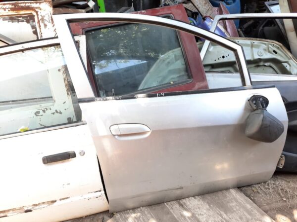 puerta pelada  copiloto chevrolet sail 1.4 año:2015