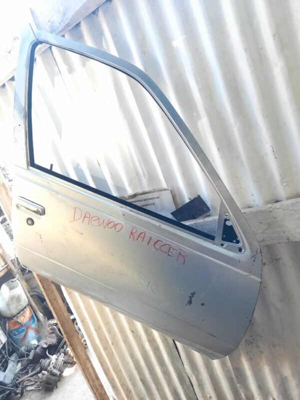 puerta copiloto daewoo  Raiccer año:1996