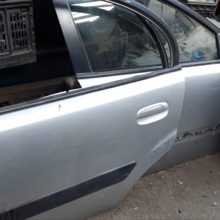puerta trasera kia Río jb año:2009